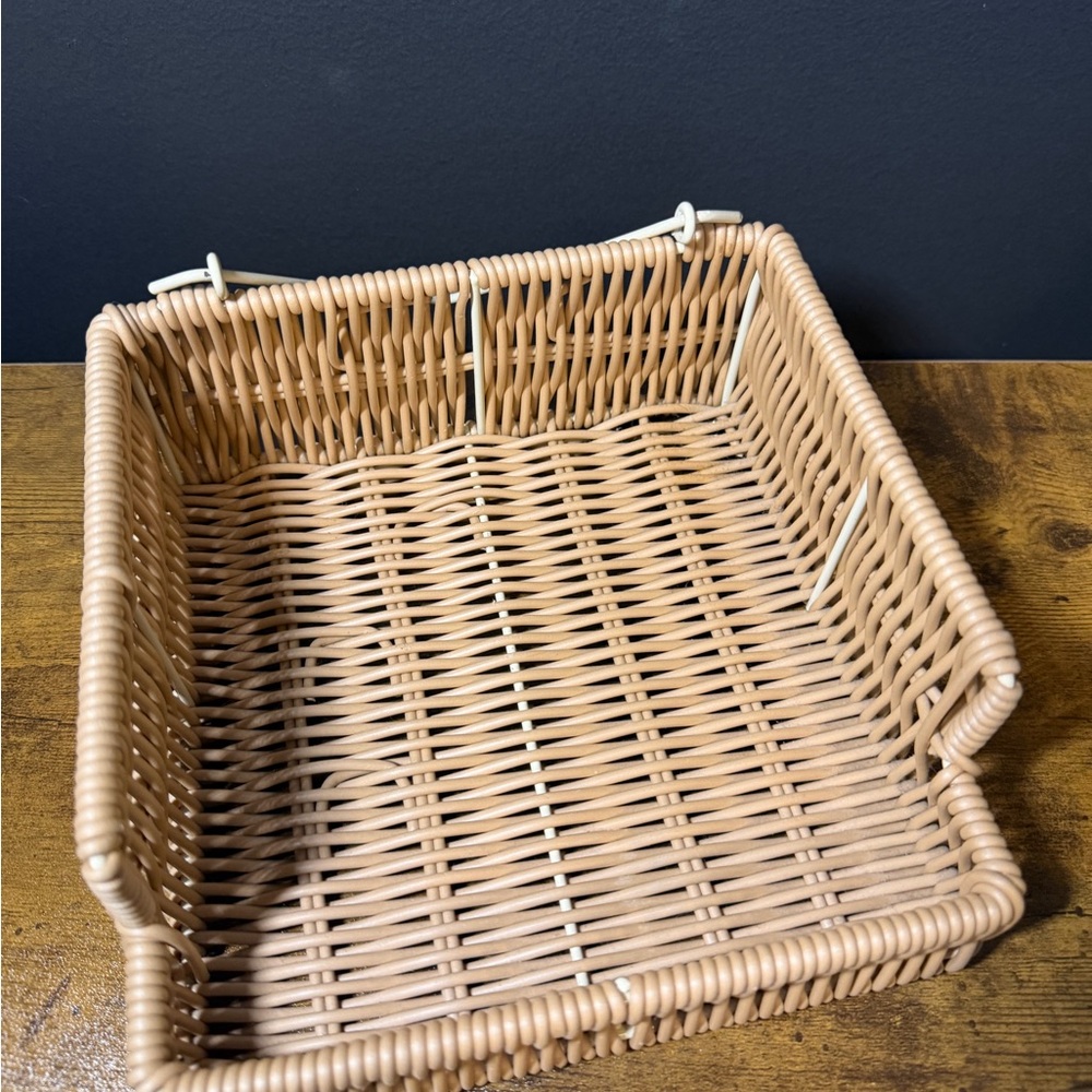 Book Napkins and Wicker Napkin Holder Bundle. NEW - Picture 2 of 5